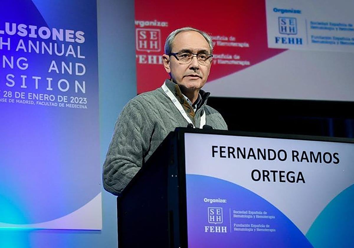 Imagen principal - Alcles León y el hematólogo Fernando J. Ramos, finalistas de los premios Gepac