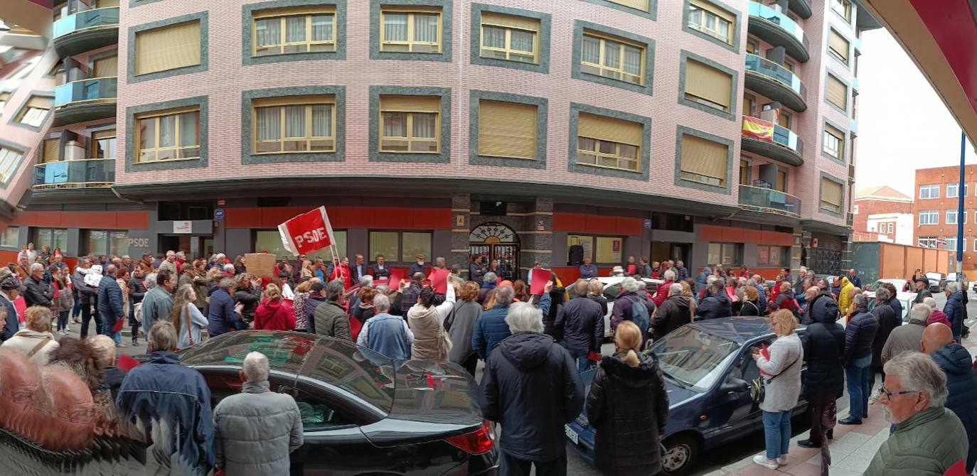 El PSOE de León muestra su apoyo a Pedro Sánchez