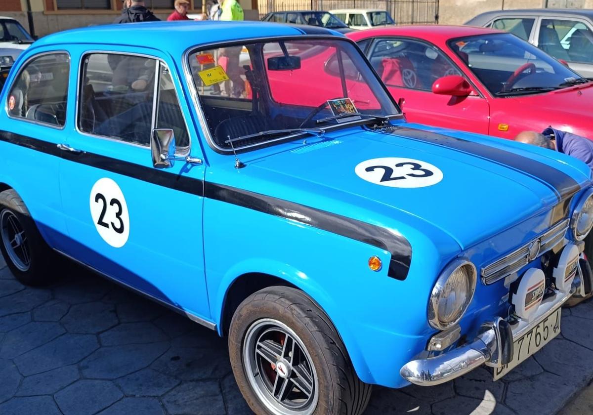 Concentración de coches clásicos en Hospital de Órbigo