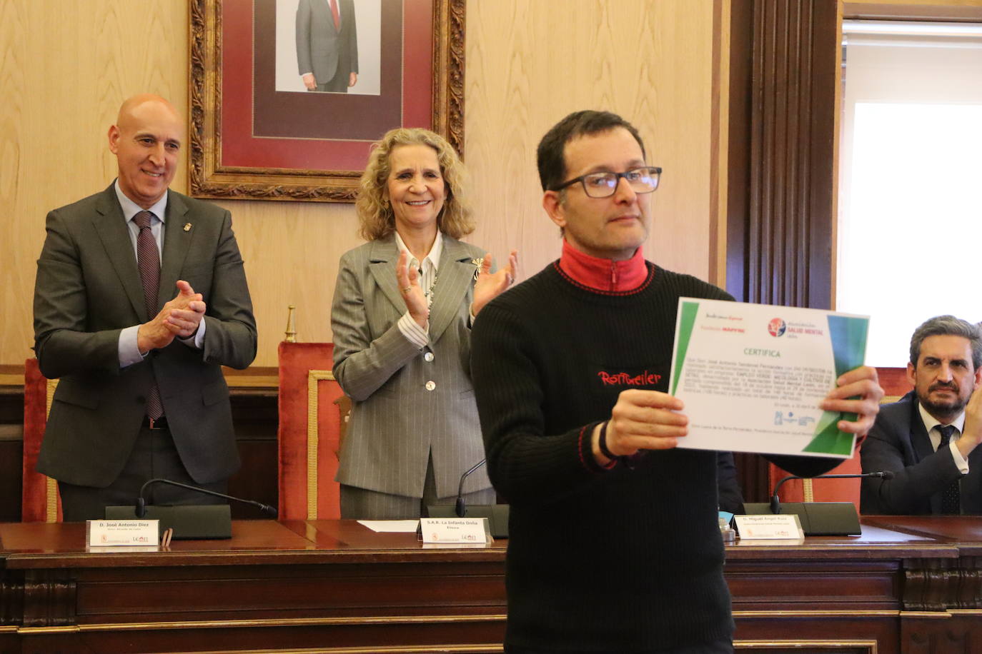 La infanta Elena entrega los diplomas en León