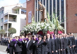 Procesión de la Cofradía Jesús Divino Obrero este 1 de mayo.