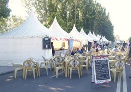 Imagen de archivo de las carpas de las Fiestas de San Juan y San Pedro de León.