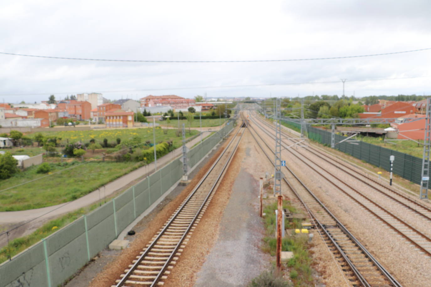 Vías del tren en Trobajo del Cerecedo.