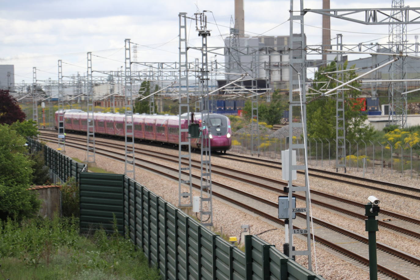 Vías del tren en Trobajo del Cerecedo.