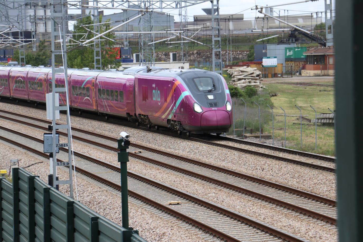 Vías del tren en Trobajo del Cerecedo.