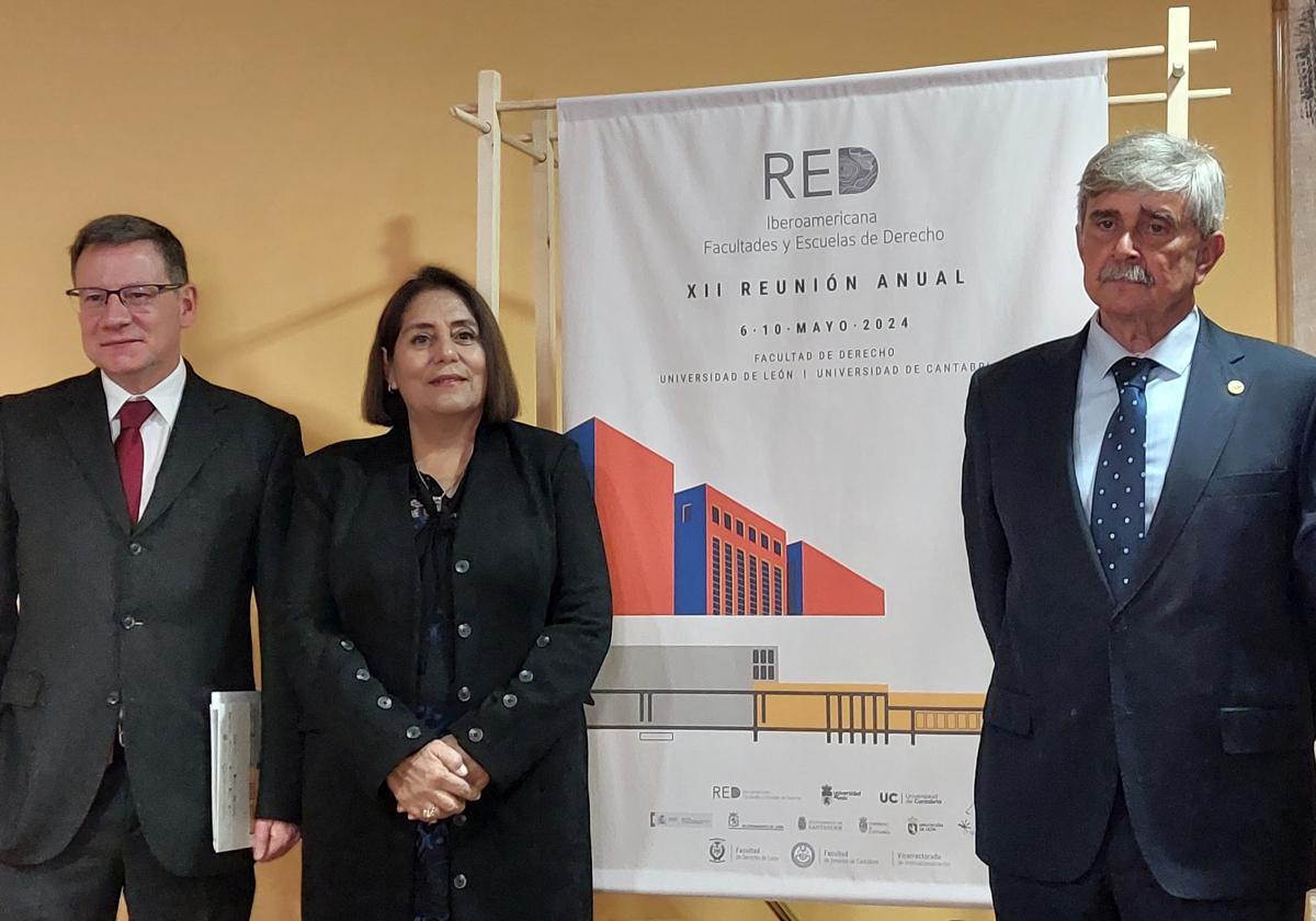 Inauguración de la reunión de la Red Iberoamericana de Facultades de Derecho en la ULE.