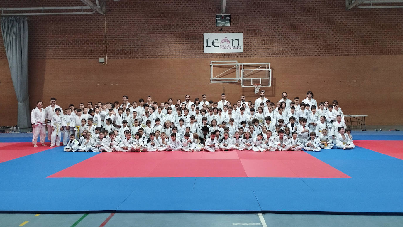 El Festival de Judo reúne a centenares de jóvenes judokas