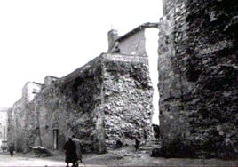 Puerta de San Albito a mediados del siglo XX.