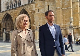 Silvia Cobo y Sergio Sayas presentan la propuesta del PP para esta infraestructura.