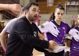 Leo Álvarez, entrenador del Rodríguez Cleba.