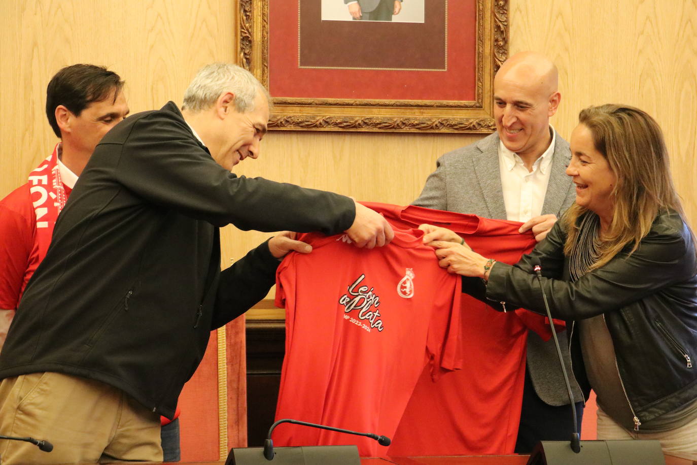 La afición recibe a la Cultural de baloncesto