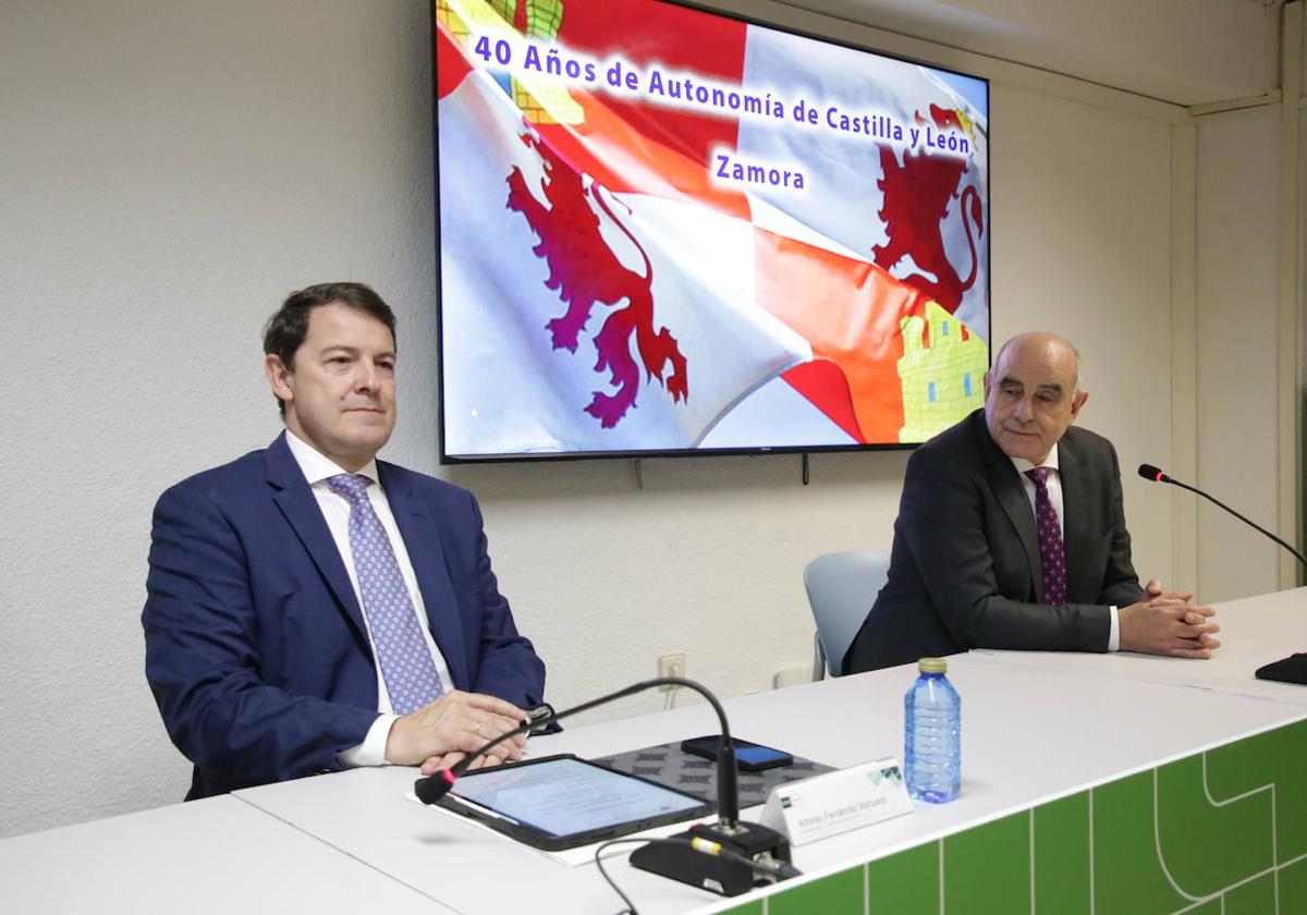 El presidente de la Junta de Castilla y León, Alfonso Fernández Mañueco, participa en la inauguración del ciclo de conferencias 'Cuarenta años de Autonomía en Castilla y León', en la UNED Zamora.