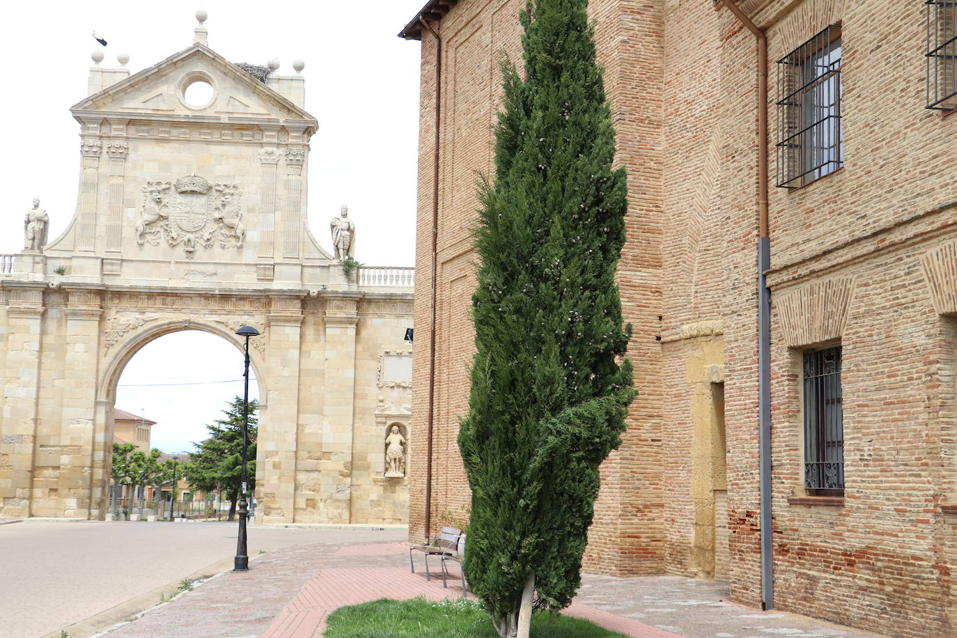Imagen del Monasterio de Santa Cruz.