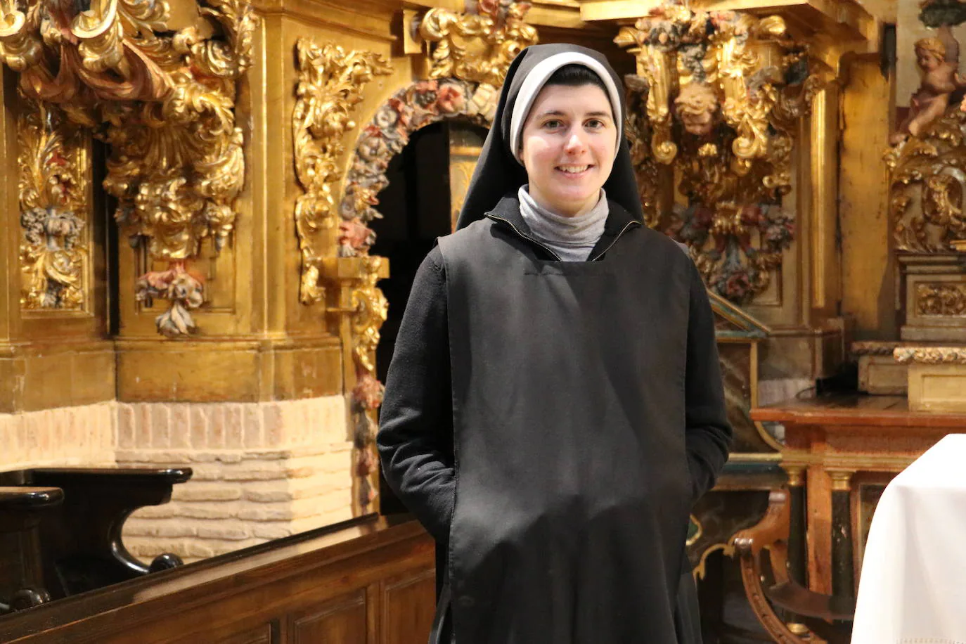 Sor Marta, la monja tiktoker, presenta el Monasterio de Santa Cruz