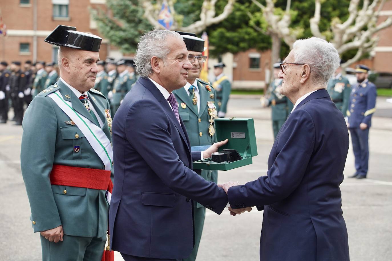 Celebración en León del 180 aniversario de la fundación de la Guardia Civil