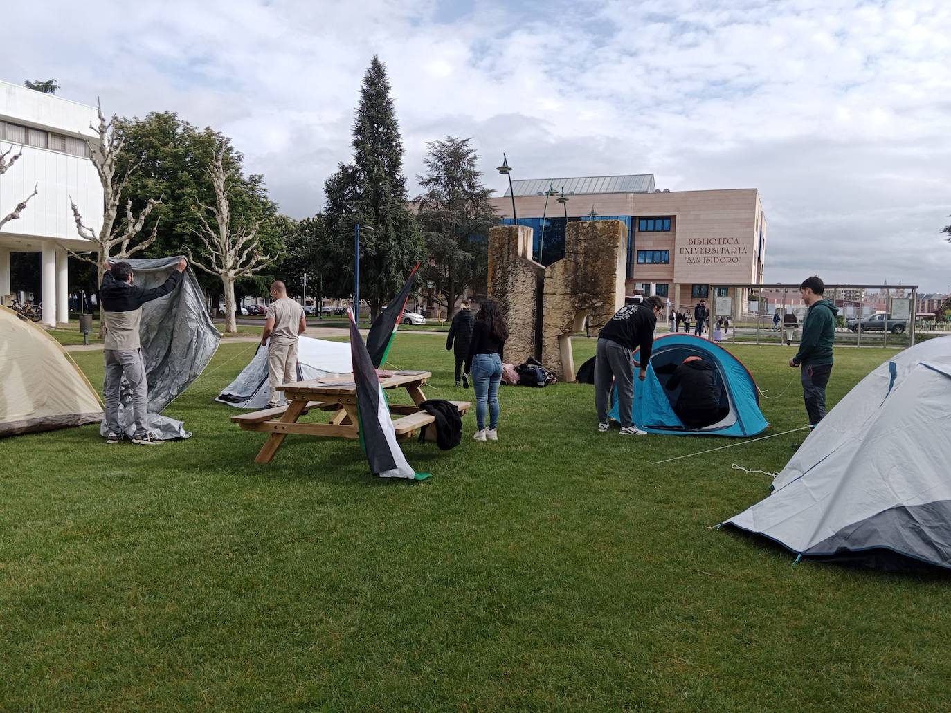 Acampada por Palestina en la Universidad de León