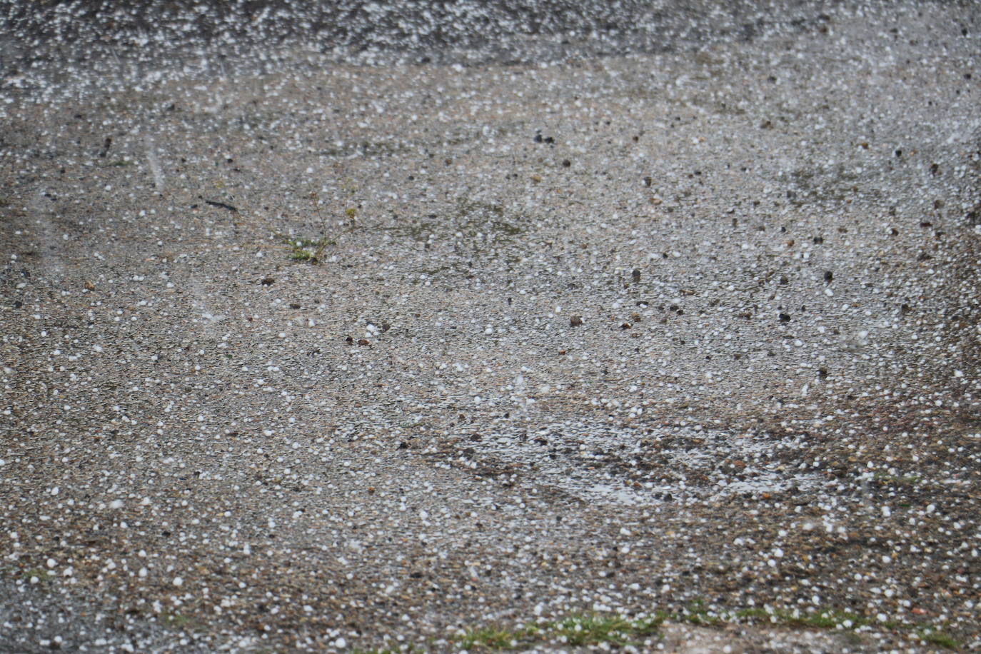 El granizo en mayo sorprende a León