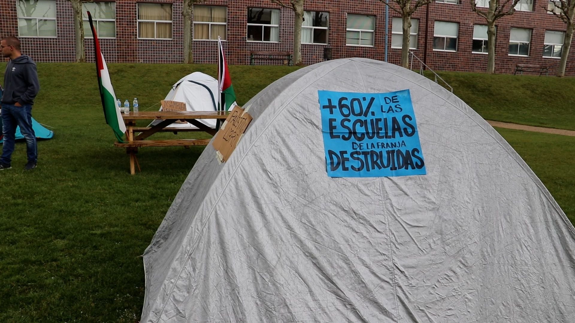 Acampada en el campus universitario por Palestina