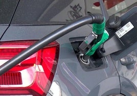 La tendencia del repostaje cambia en León: la gasolina crece un 10,5%, el diésel cae