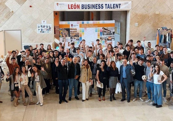 Representantes y participantes de León Bussiness Talent