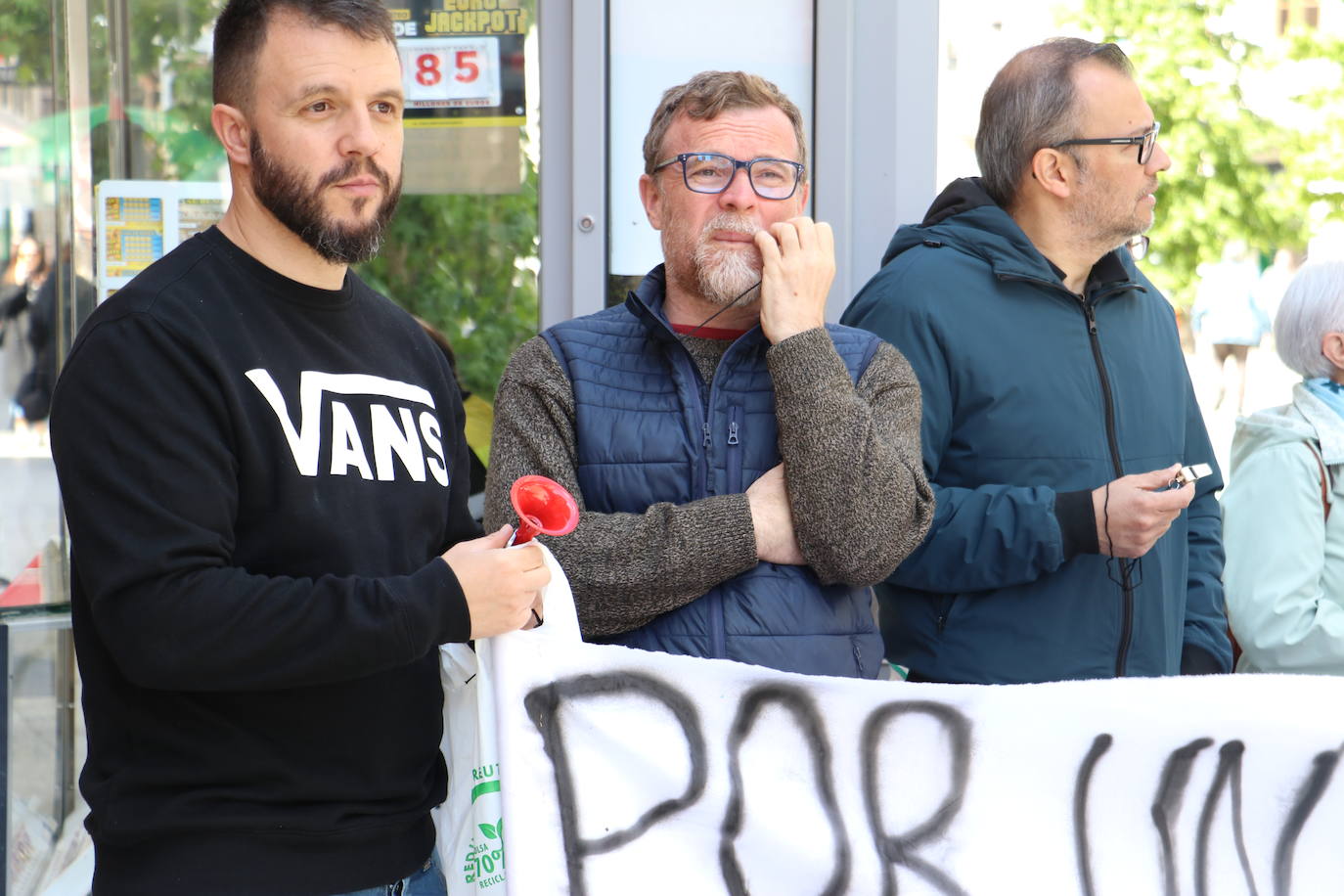 Protestas contra las deficiencias en los colegios de León