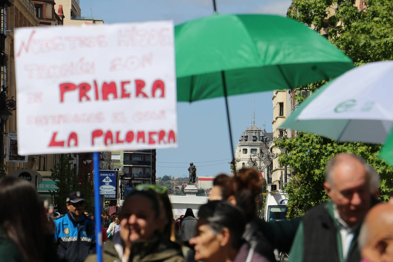 Protestas contra las deficiencias en los colegios de León