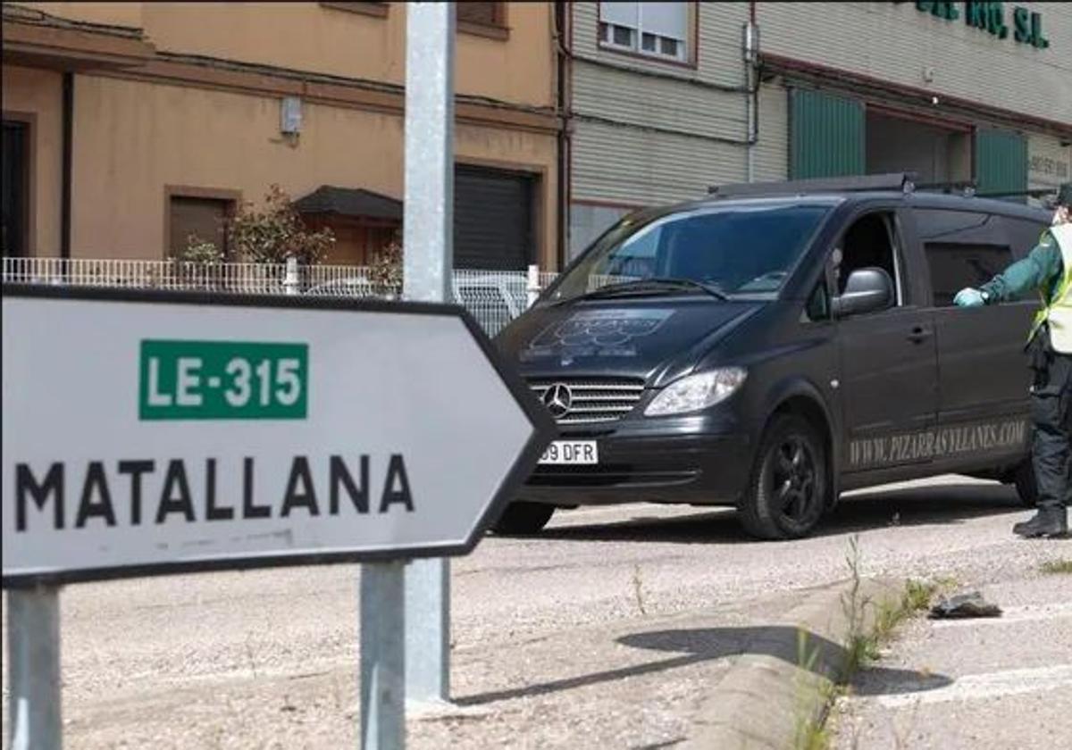 Muere una persona al caer con su vehículo al río en Matallana de Torío