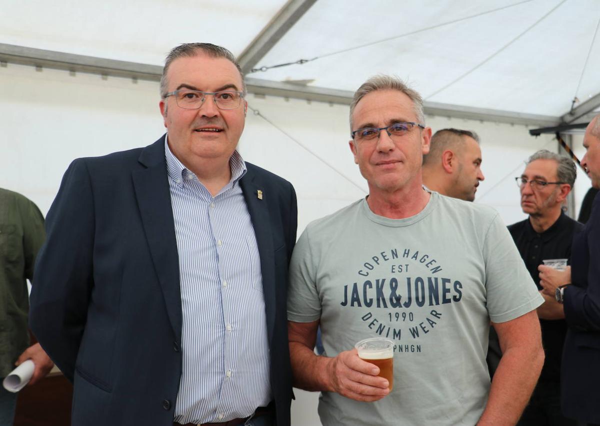 Imagen secundaria 1 - Inauguración de la Feria de la Feria de Artesanos Cerveceros