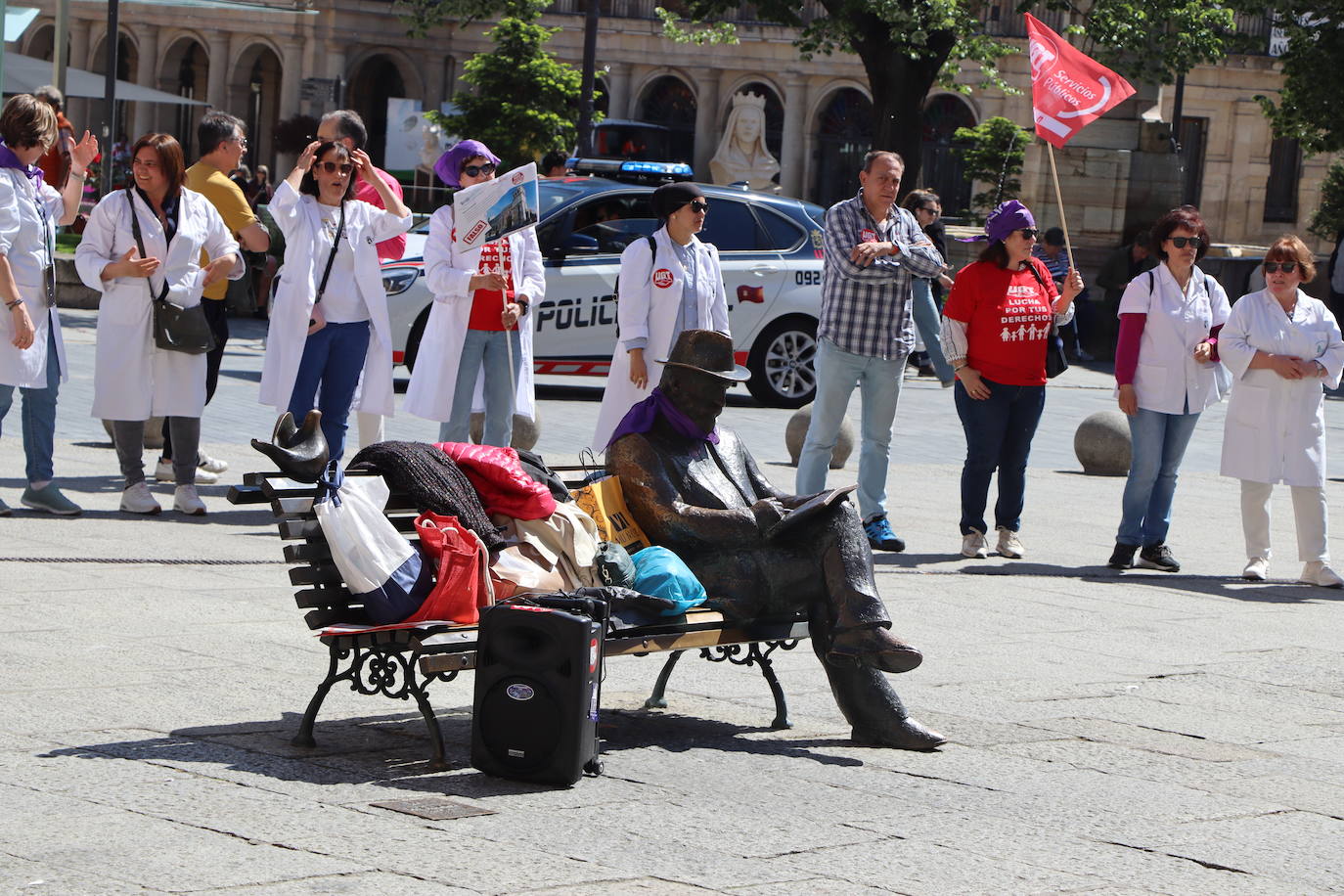 Galería de la concentración de auxiliares de ayuda a domicilio frente a la Diputación de León
