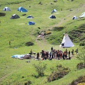 La luna guía a los 'hippies' a su valle en León