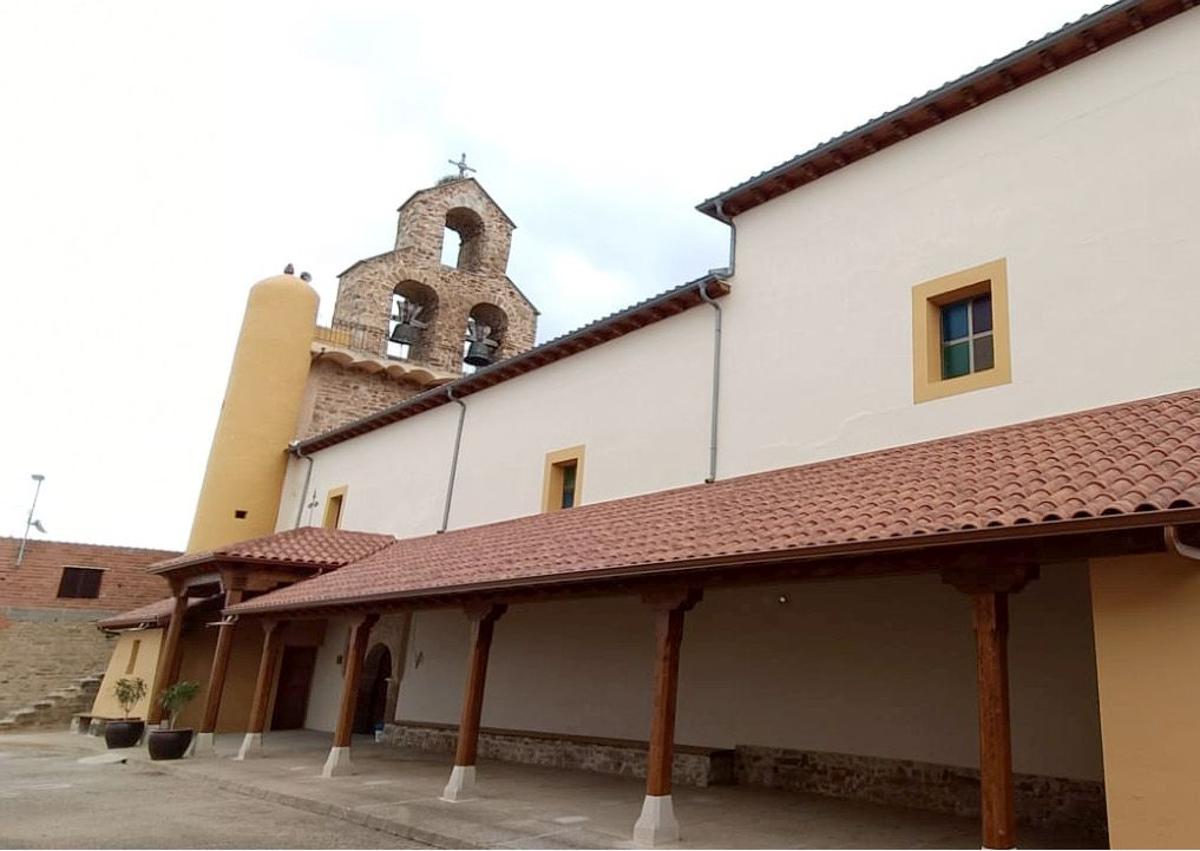 Imagen secundaria 1 - El artesonado mudéjar de la Vía de la Plata resplandece en Valcabado del Páramo