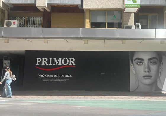 Fachada en la que se encuentra la próxima perfumería Primor en la calle Alcázar de Toledo.