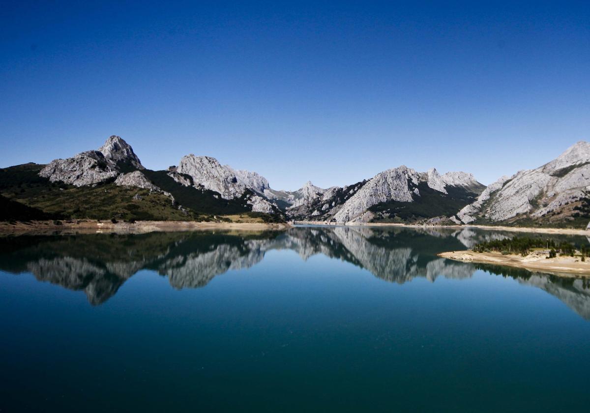 Vistas del embalse de Riaño