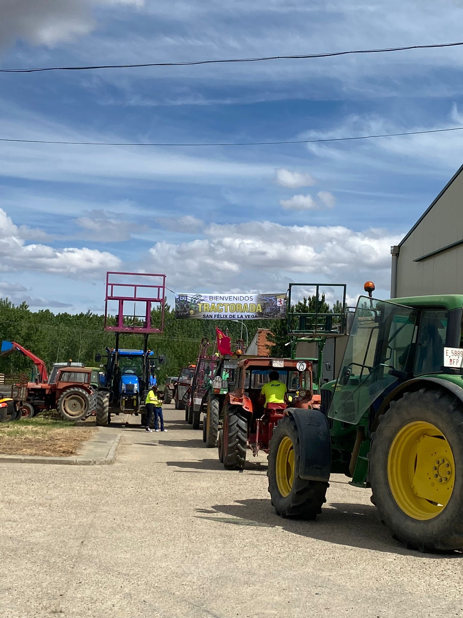 Tractorada en San Félix de la Vega