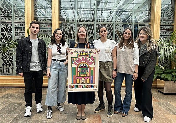 El jurado con el cartel ganador de las fiestas