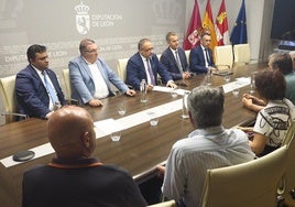 Reunión de Courel con los representantes de la Plataforma.