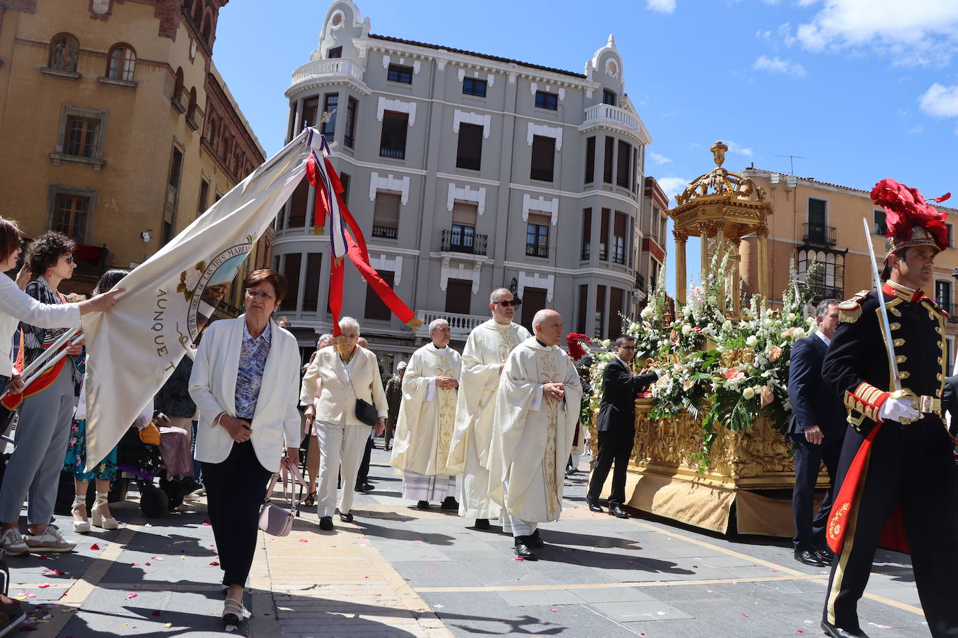 Las mejores imágenes del Corpus Christi en León | leonoticias.com