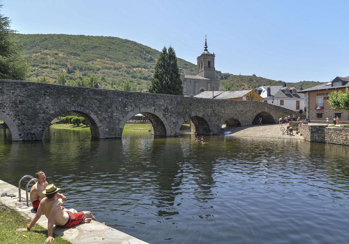 Playa fluvial de Molinaseca, en la comarca de El Bierzo.