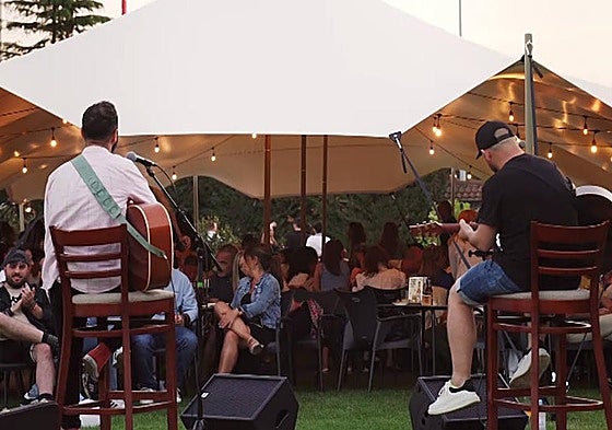 Música en directo en 'El Chiringo de Santiago'