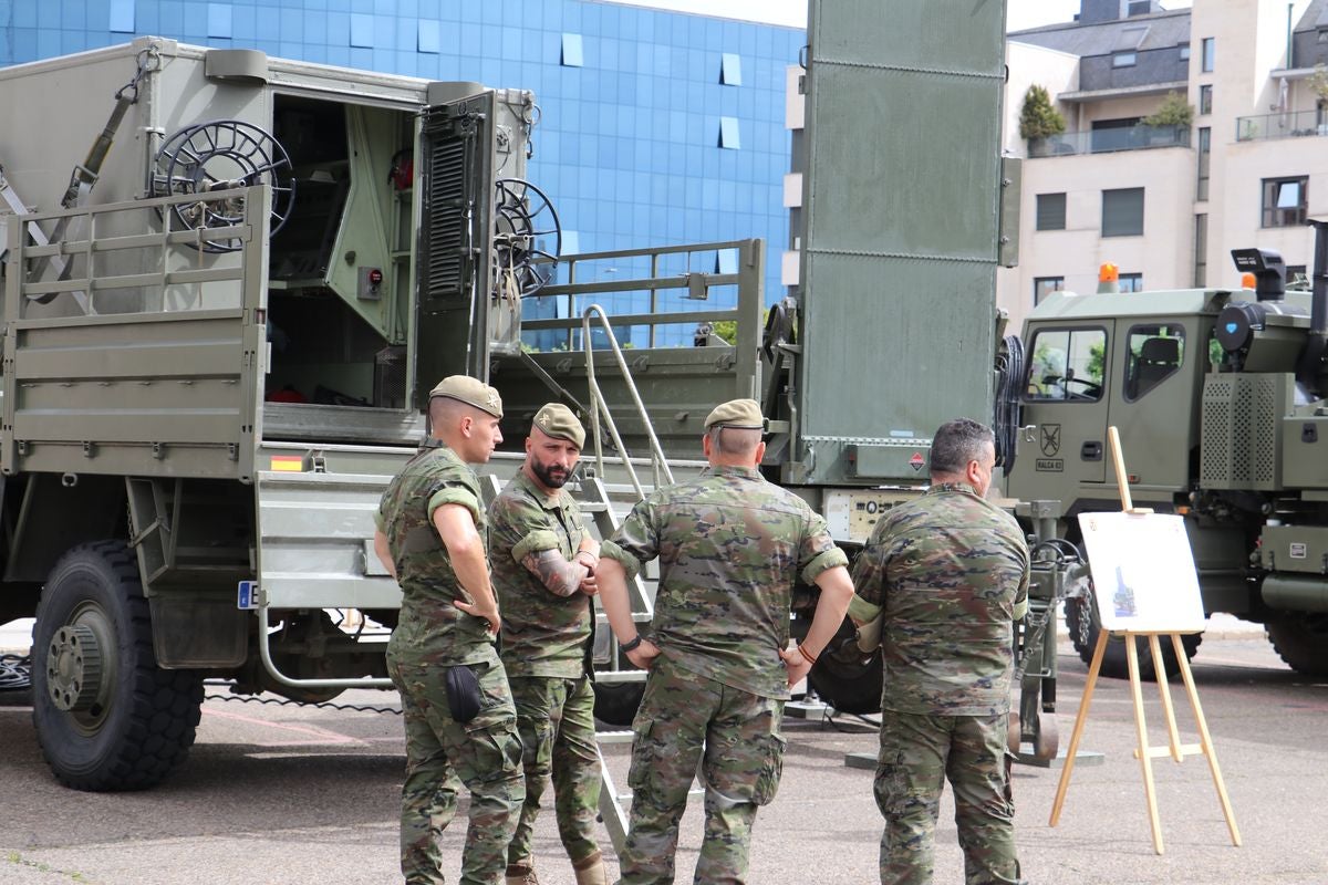 Las Fuerzas Armadas se exhiben en León