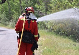 Ejercicios de instrucción de la UME en la lucha contra incendios forestales.