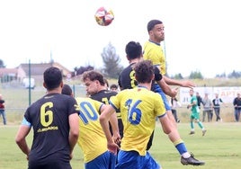 El equipo leonés jugará, por primera vez en su historia, en Tercera RFEF tras lograr superar el playoff de ascenso, culminado en La Caldera de Mansilla de las Mulas ante el Mojados