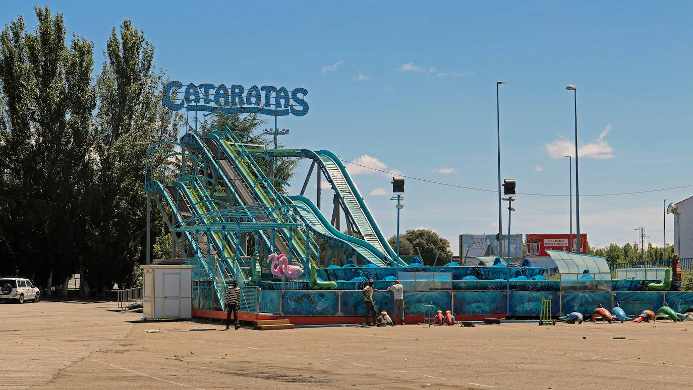 Las primeras atracciones en llegar a la feria de León