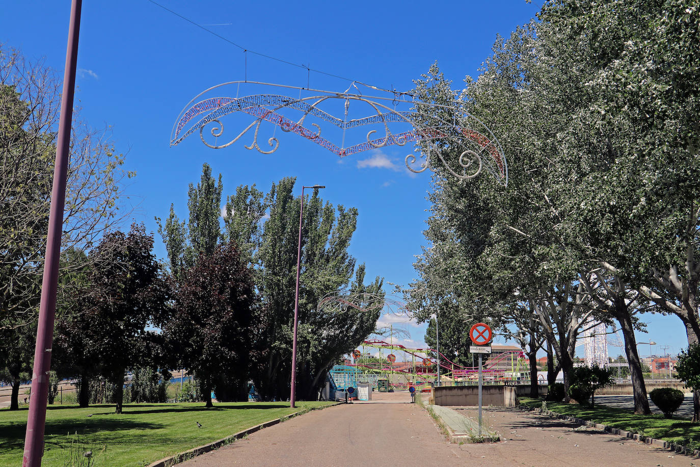 Las primeras atracciones en llegar a la feria de León