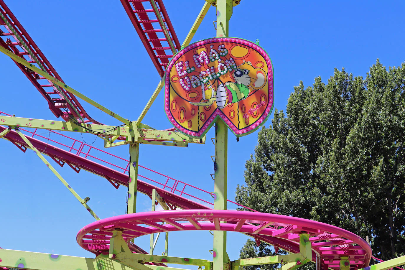 Las primeras atracciones en llegar a la feria de León