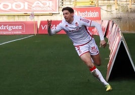 Jaume Pol celebra su gol con la Cultural.