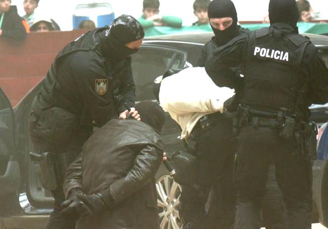 Exhibición de los diferentes medios policiales de la Policía Nacional en la plaza de toros de León.