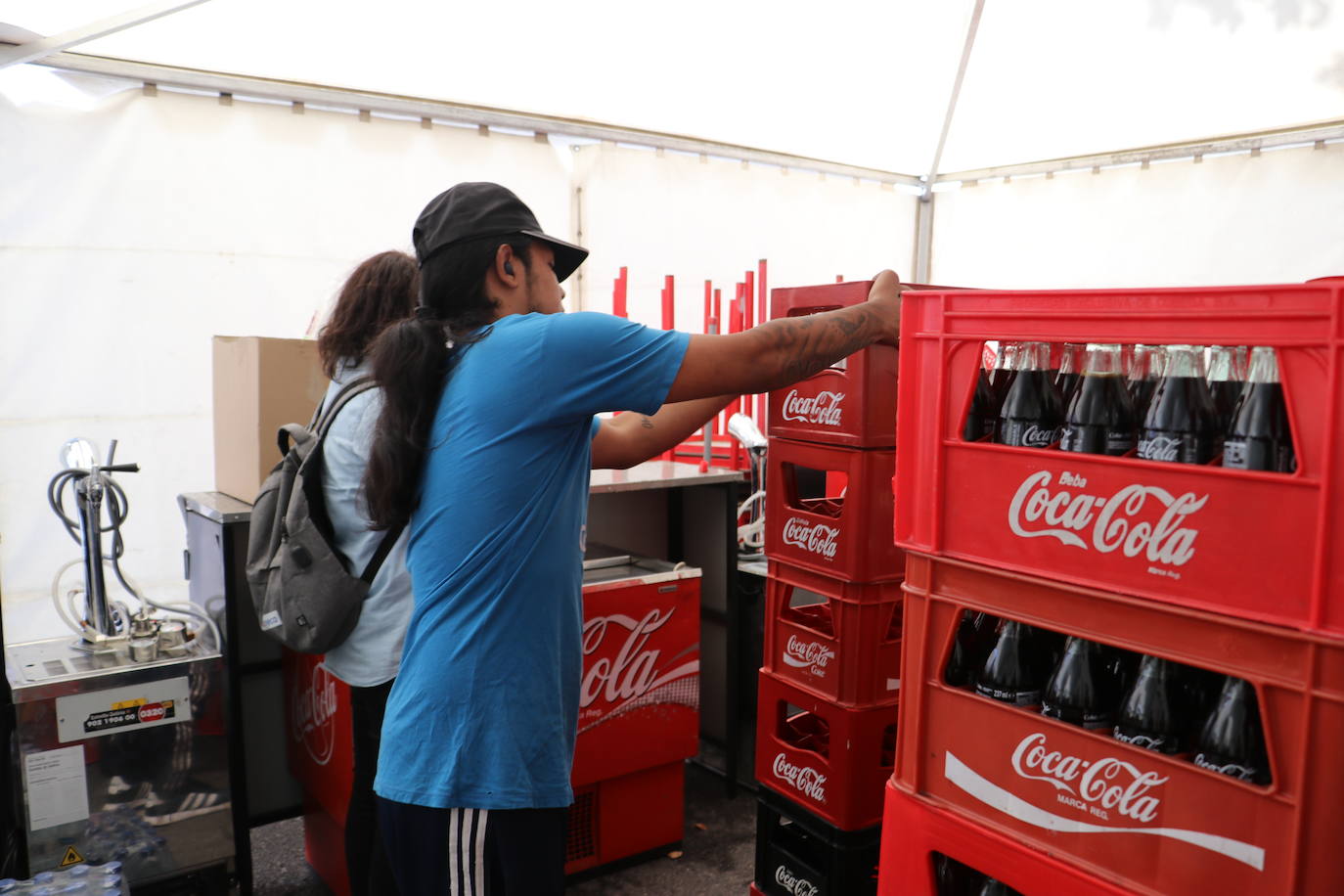 Instalación de las carpas de las Asociaciones de Vecinos de León