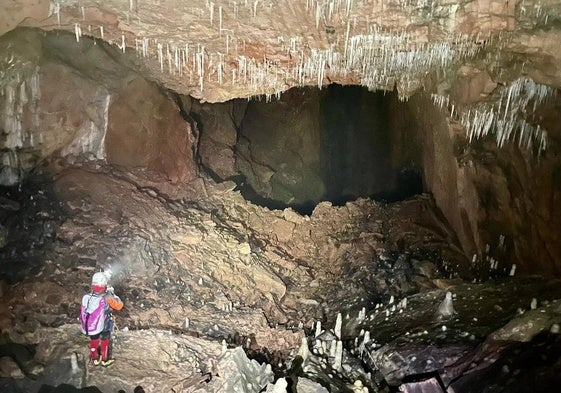 Imagen de la nueva sala descubierta en la Cueva de Valporquero.