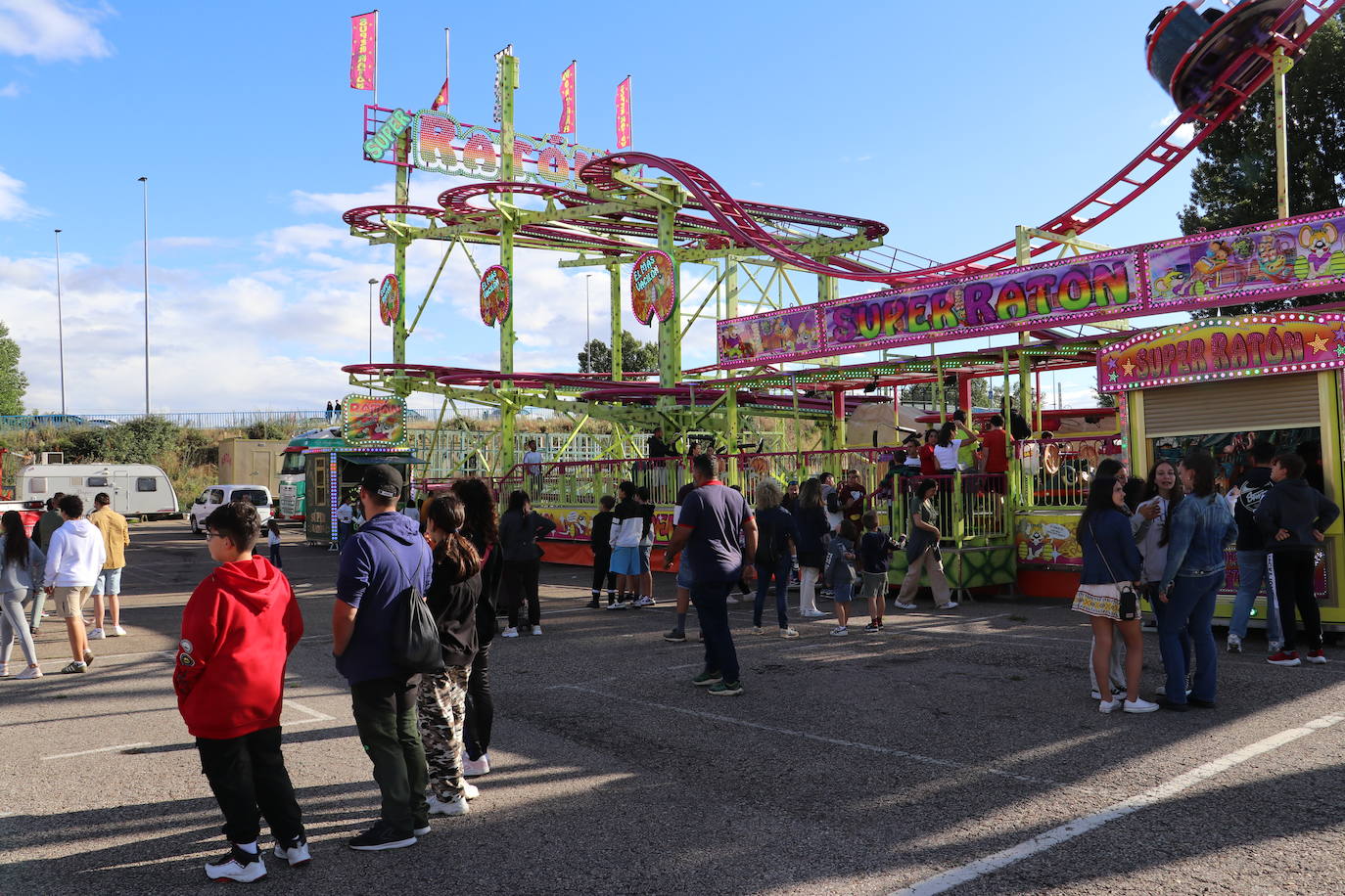 La feria abre sus puertas a las fiestas de San Juan y San Pedro